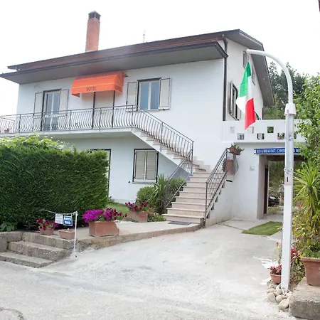 La Bella Dormiente Bed & Breakfast
